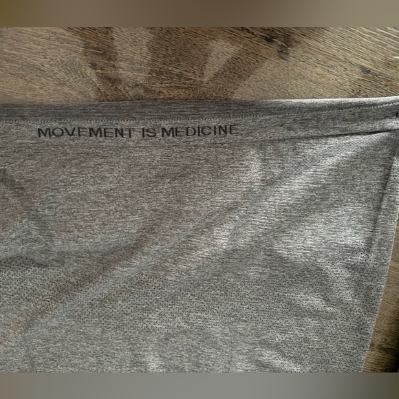 Lululemon Swiftly Tech Racerback‎ 2.0 Slate / White - Picture 4 of 8